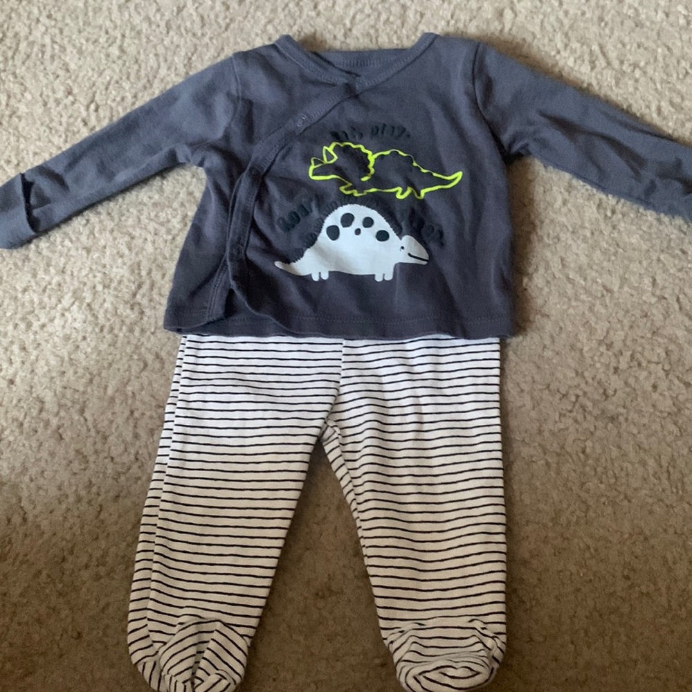 Built in mitts and footie pants set